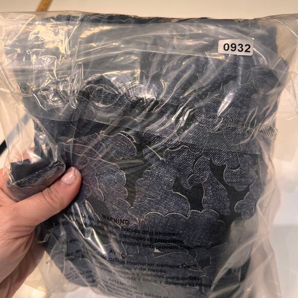 Alice + Olivia Blue Floral Aplique Fonda Crew Sleeveless Fit and Flare Dress 0 - Picture 14 of 14